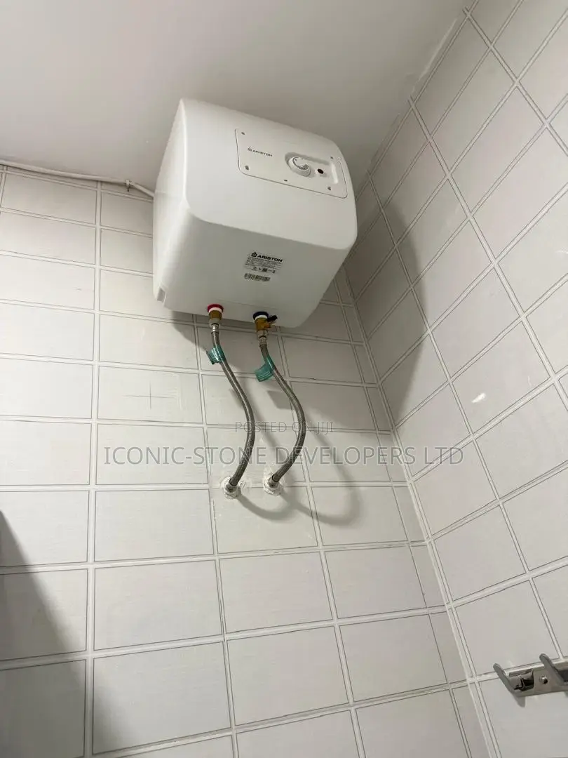 2bdrm Apartment in Ars, East Legon for rent