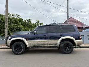 Nissan Patrol 4.8 GL 2008 Blue