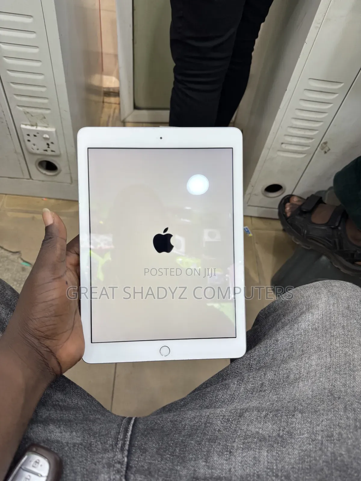Apple iPad Wi-Fi 128 GB White