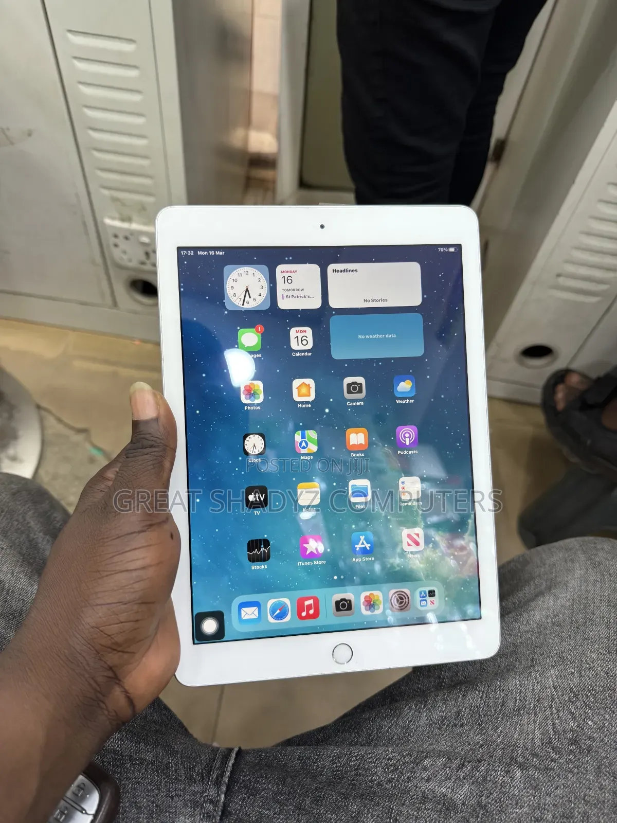 Apple iPad Wi-Fi 128 GB White