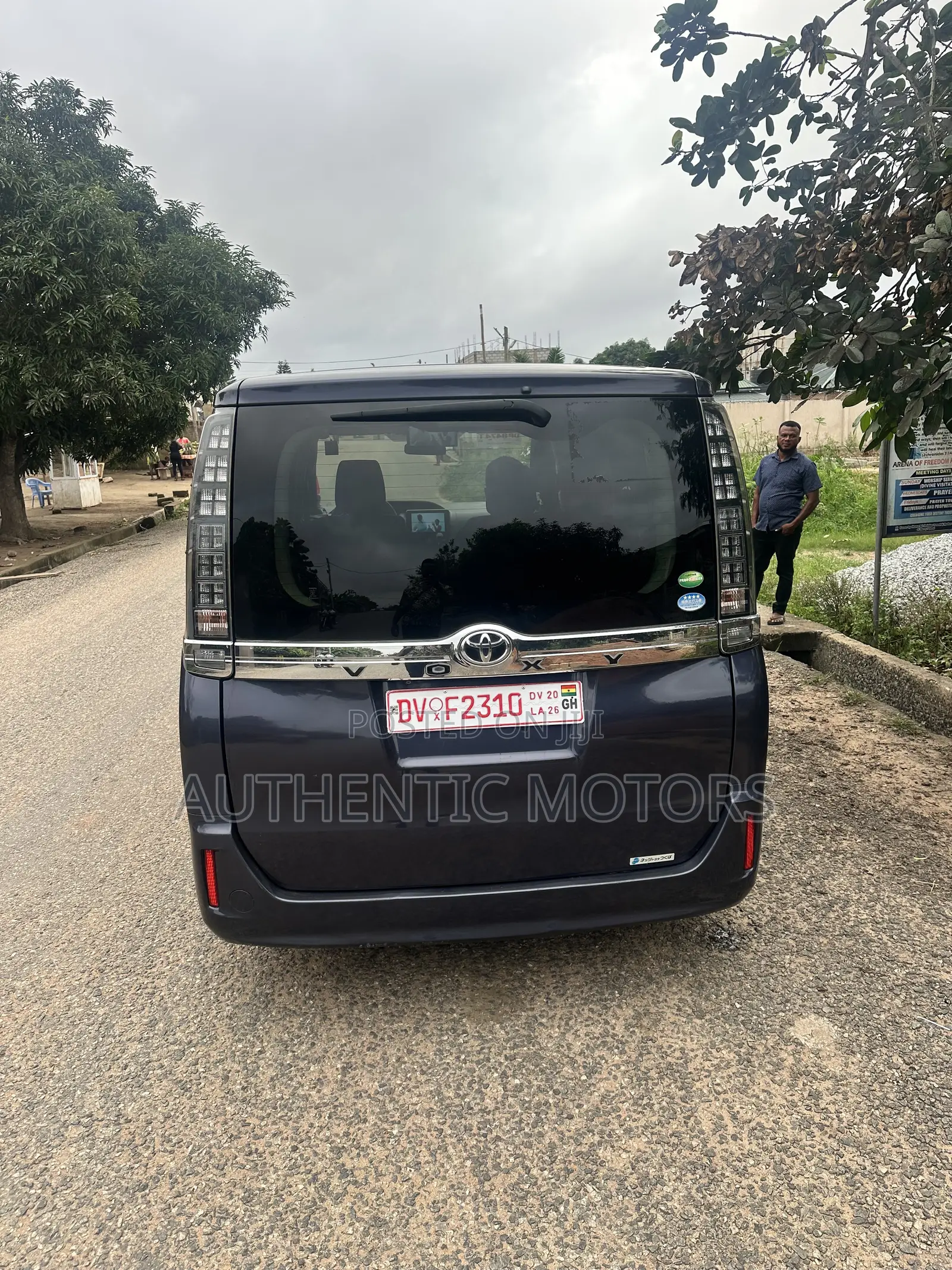 Toyota Voxy 2014 Gray