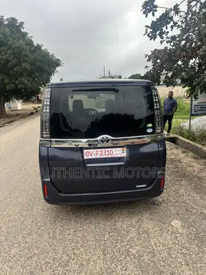 Toyota Voxy 2014 Gray