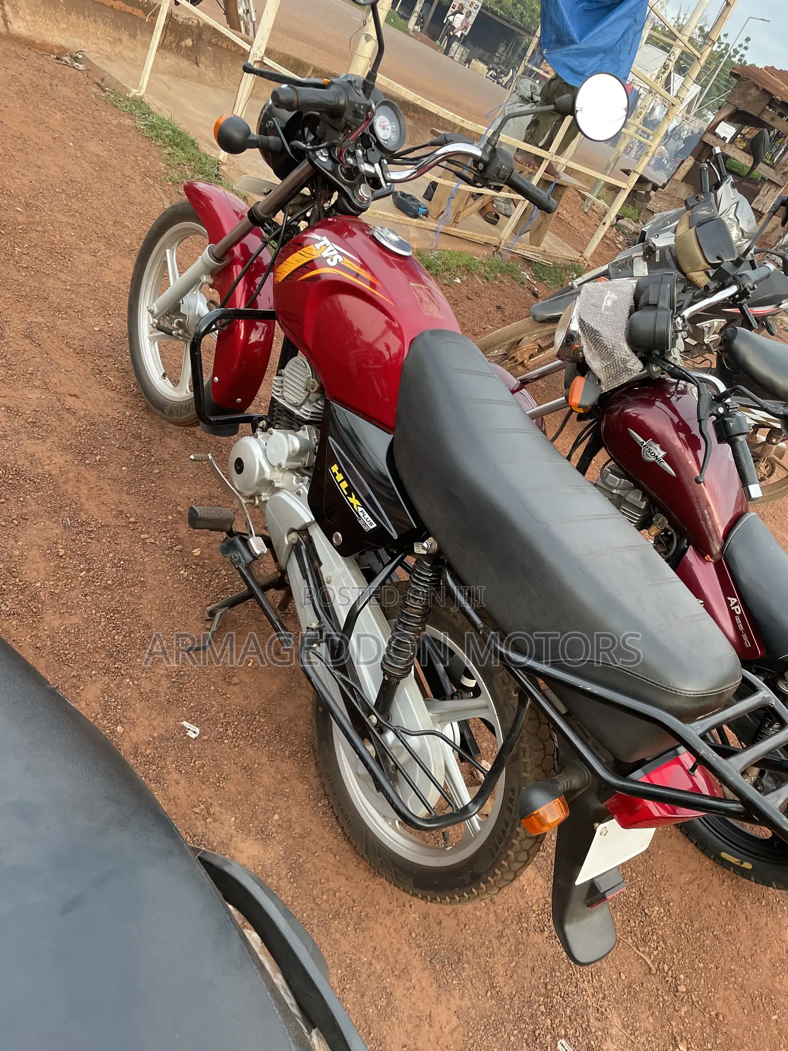 TVS HLX Plus ES 2025 Red