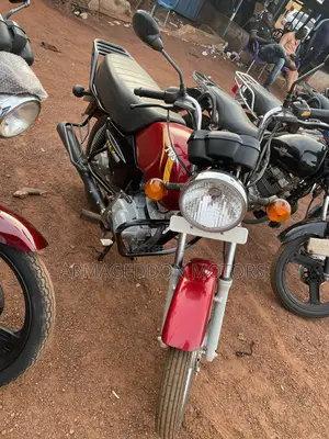 TVS HLX Plus ES 2025 Red