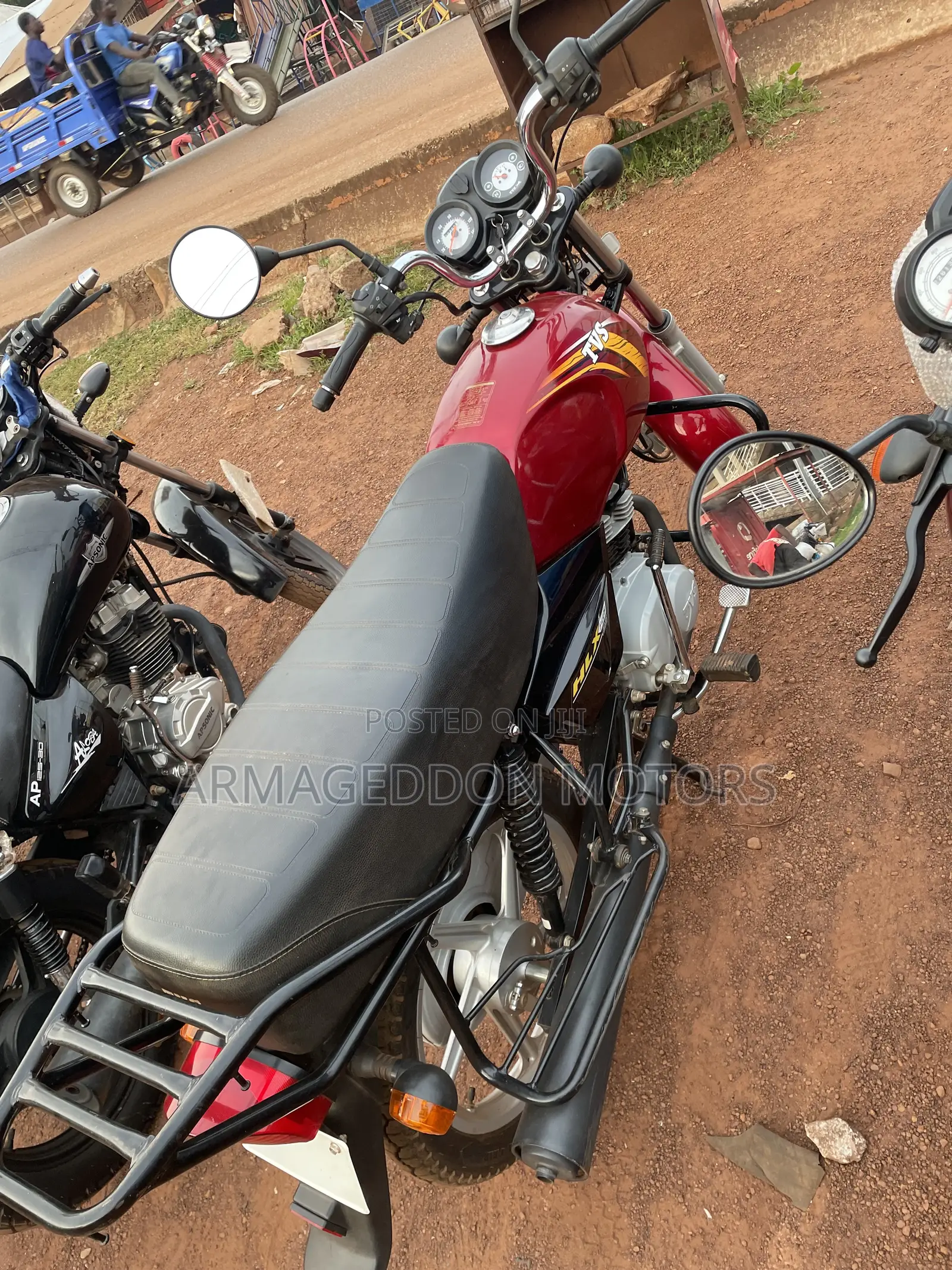 TVS HLX Plus ES 2025 Red