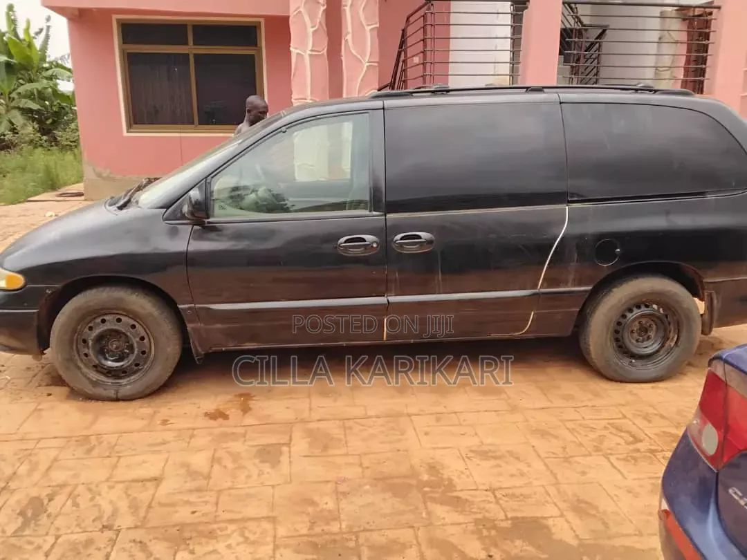 Dodge RAM Van 2000 Black
