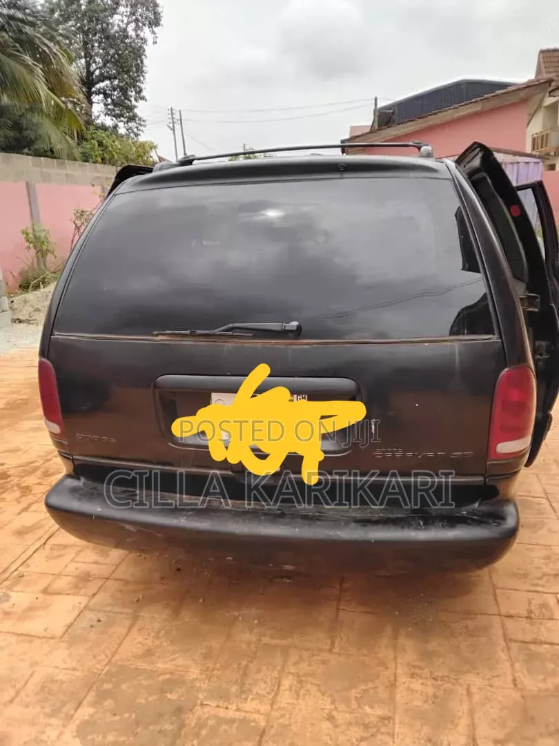 Dodge RAM Van 2000 Black