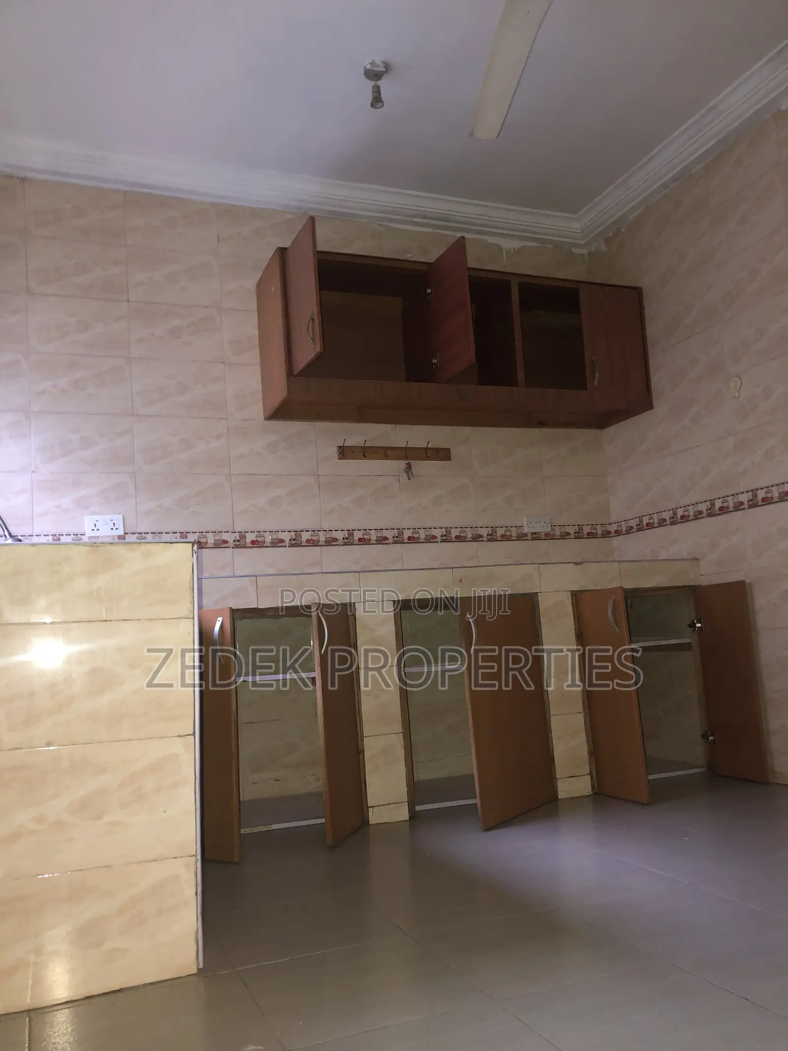 3bdrm House in Kwabenya Acp Road, Ashomang Estate for rent