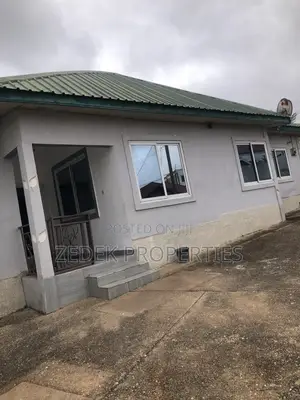3bdrm House in Kwabenya Acp Road, Ashomang Estate for rent