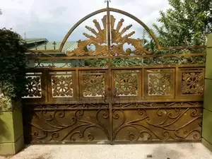 Main Gate for House's