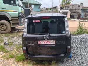 Toyota Sienta 2012 Black