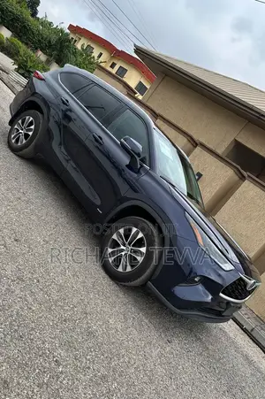 Toyota Highlander Hybrid 2022 Blue