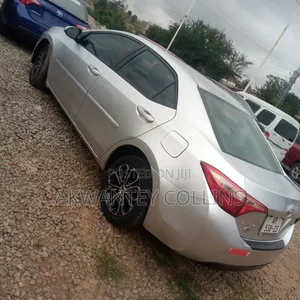 Toyota Corolla 2018 Silver