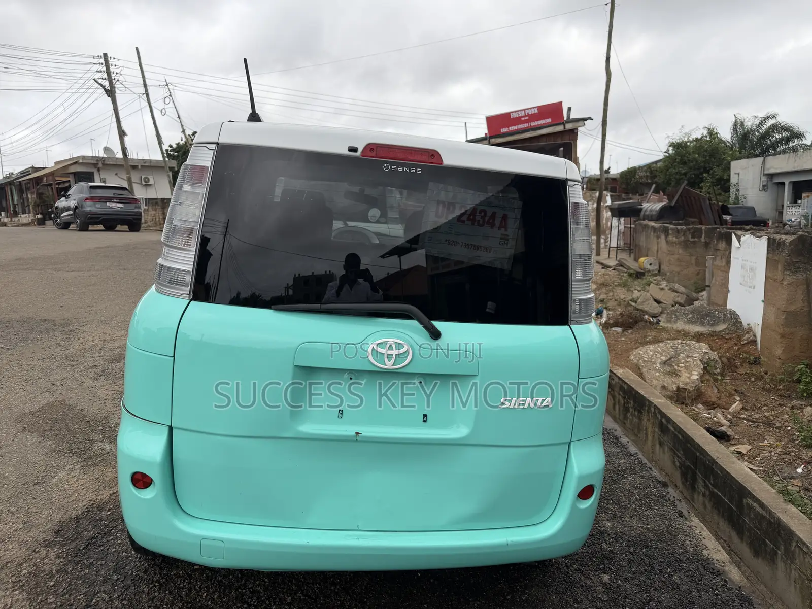 Toyota Sienta 1.5 FWD 2013 Green