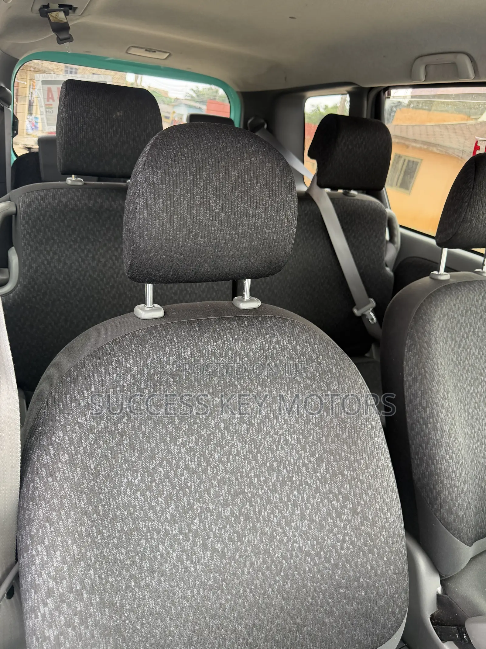 Toyota Sienta 1.5 FWD 2013 Green