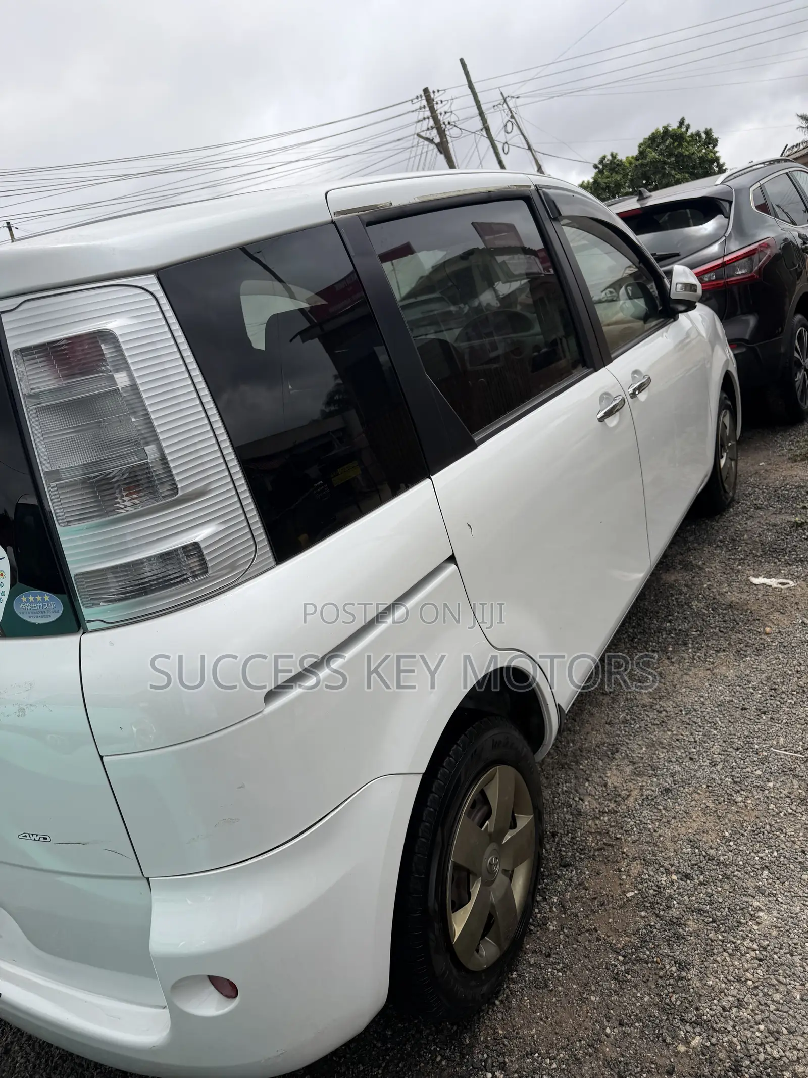 Toyota Sienta 1.5 FWD 2013 White