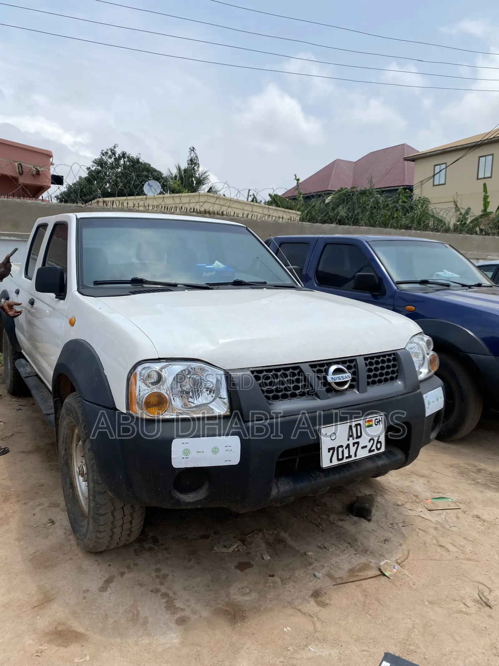 Nissan Hardbody 2010 White