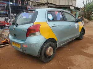 Toyota Vitz 1.0 FWD 3dr 2010 Green