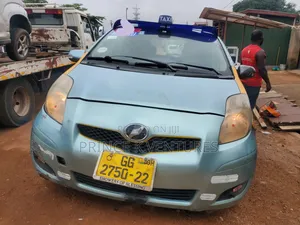 Toyota Vitz 1.0 FWD 3dr 2010 Green