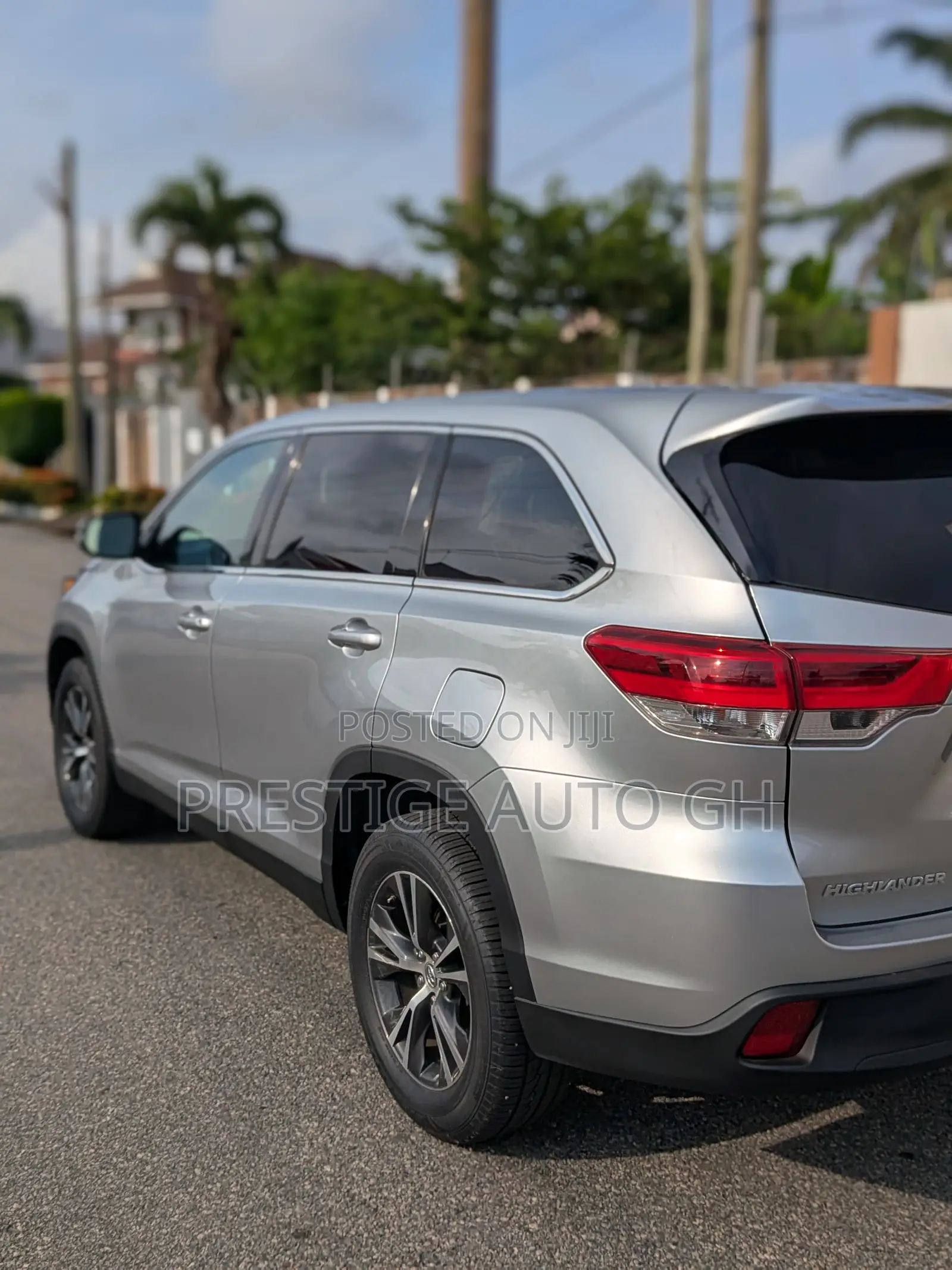 Toyota Highlander LE 2019 Silver