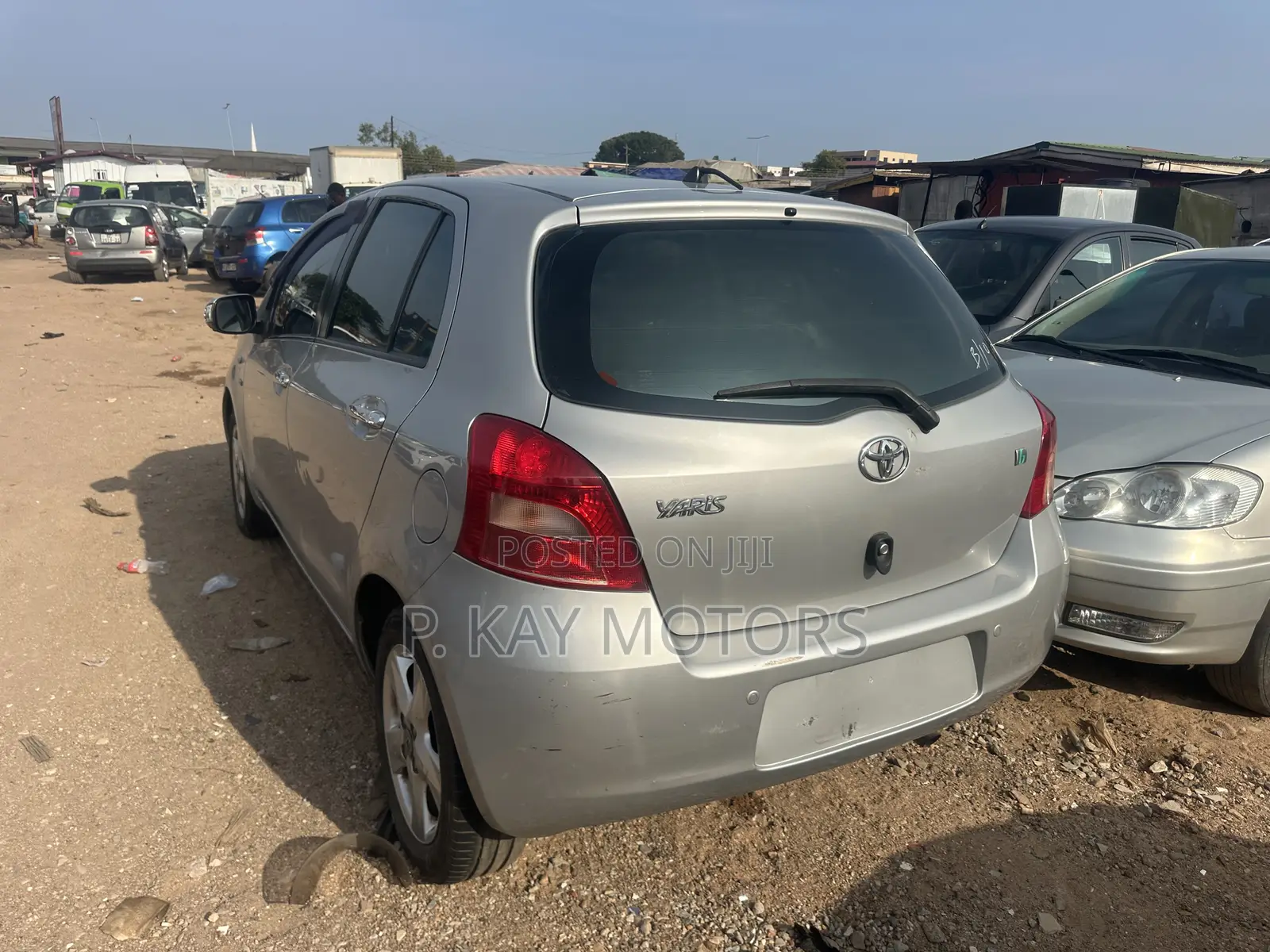 Toyota Yaris Base Hatchback 5dr 2010 Gray