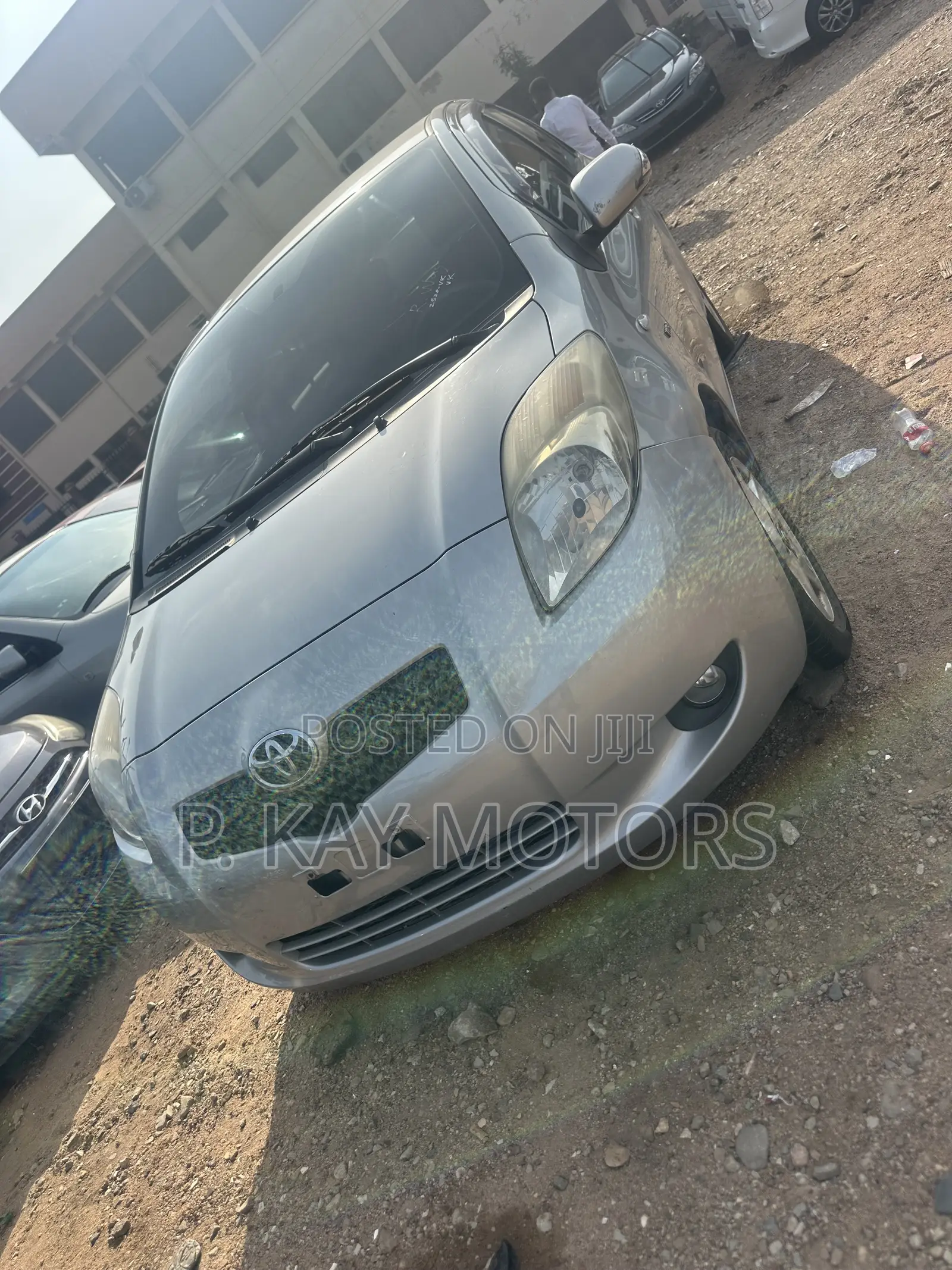 Toyota Yaris Base Hatchback 5dr 2010 Gray