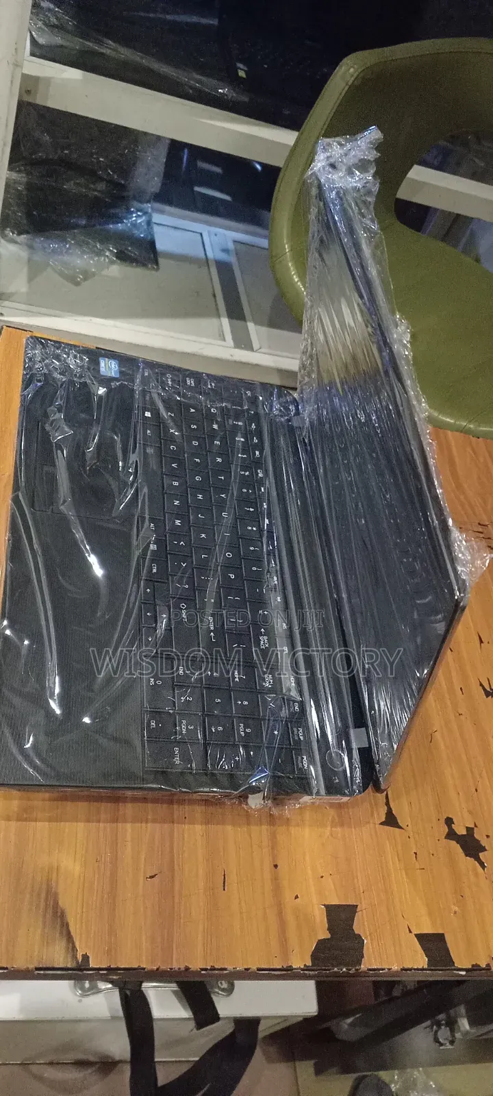 New Laptop Toshiba Satellite BE45 6GB Intel Core i5 HDD 320GB
