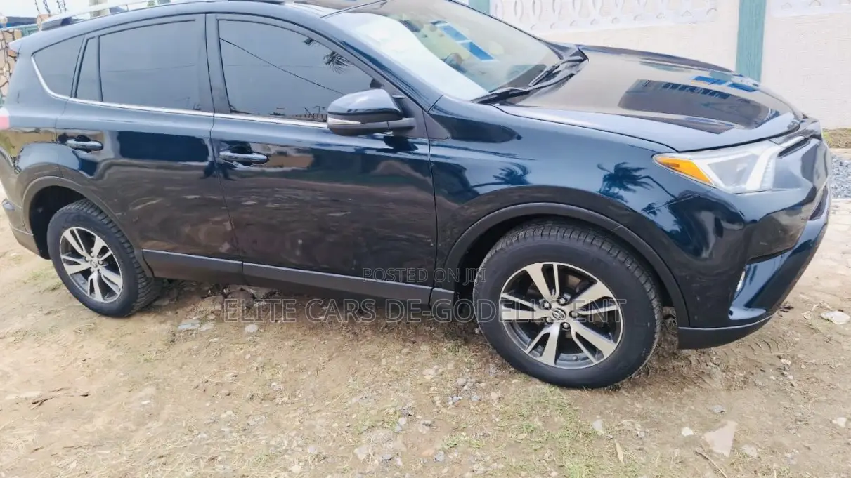 Toyota RAV4 XLE FWD (2.5L 4cyl 6A) 2017 Blue