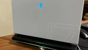 Laptop Alienware M17 R3 16GB Intel Core i7 SSD 750GB