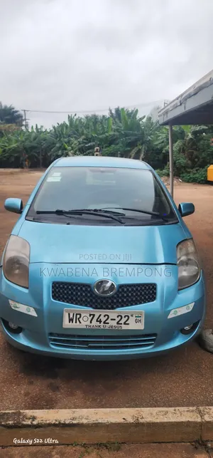 Toyota Vitz 1.3 FWD 5dr 2010 Blue