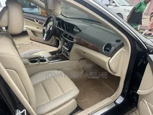 Mercedes-Benz C250 2012 Black