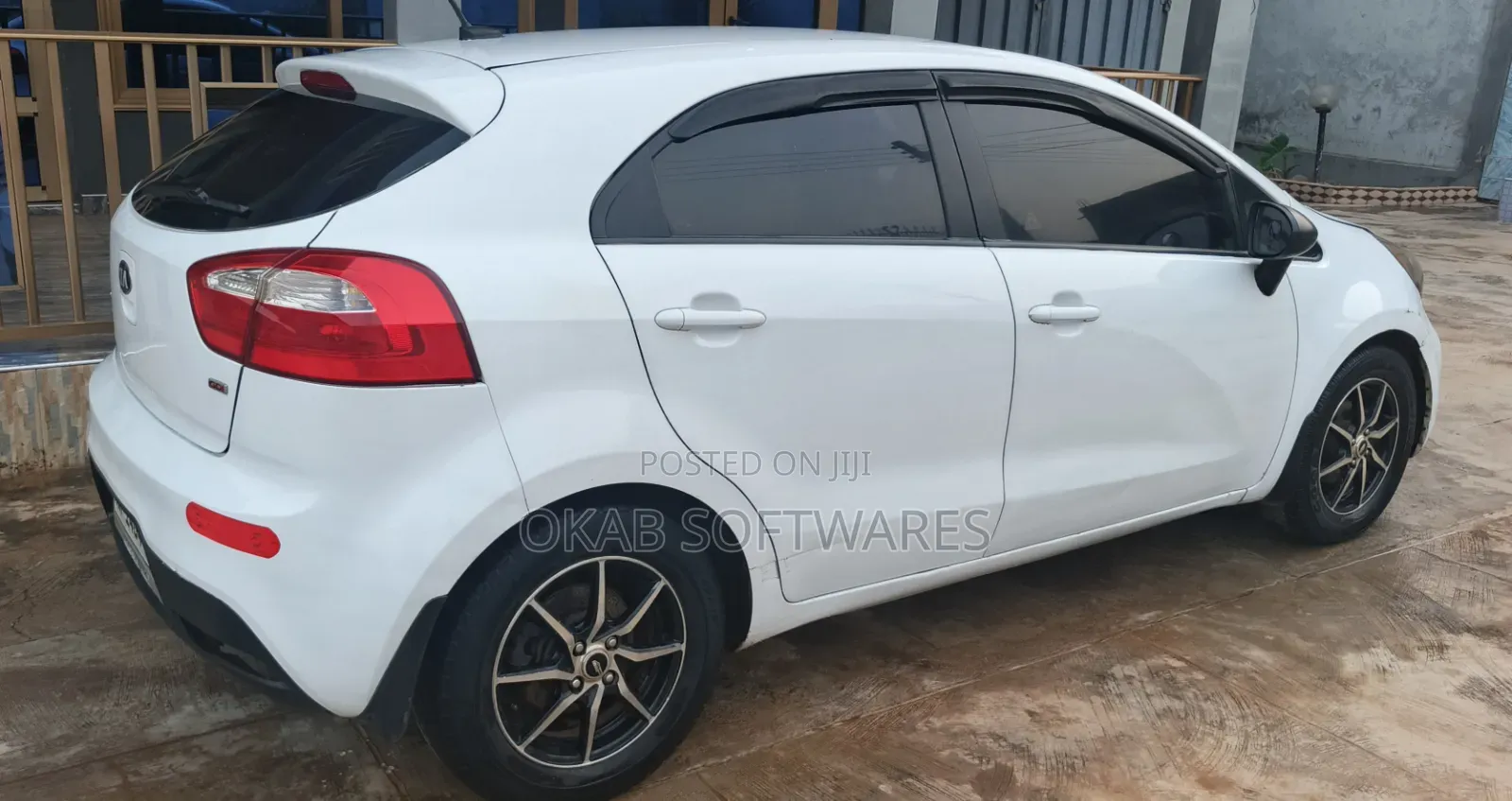 Kia Rio LX 4dr Hatchback (1.6L 4cyl 6A) 2013 White