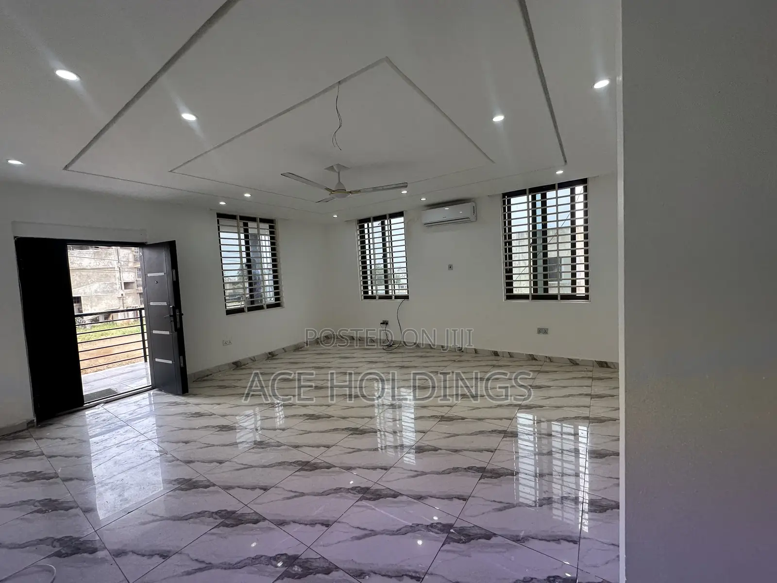 2bdrm Apartment in Lakeside for rent
