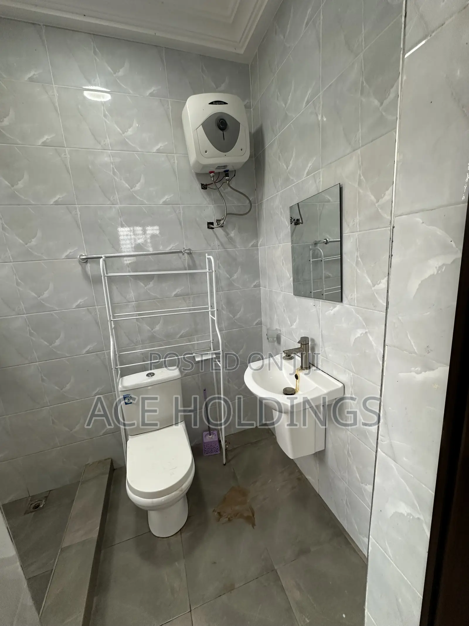 2bdrm Apartment in Lakeside for rent