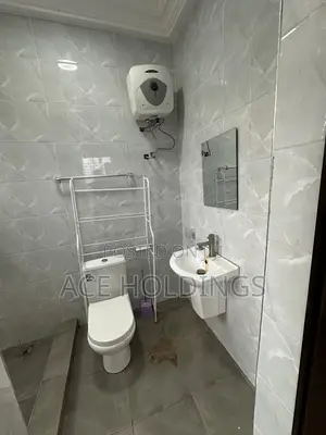 2bdrm Apartment in Lakeside for rent