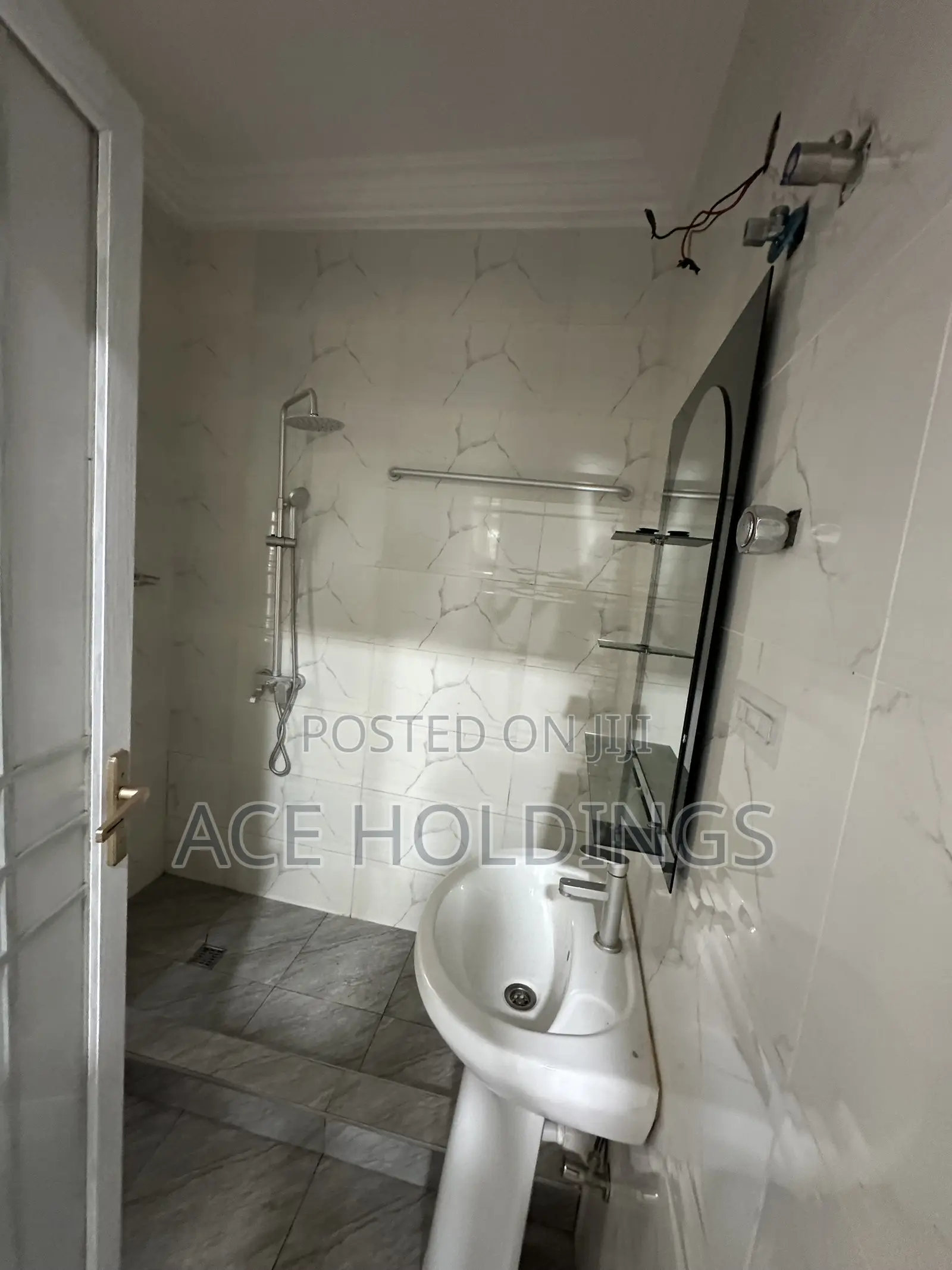 2bdrm Apartment in Lakeside for rent