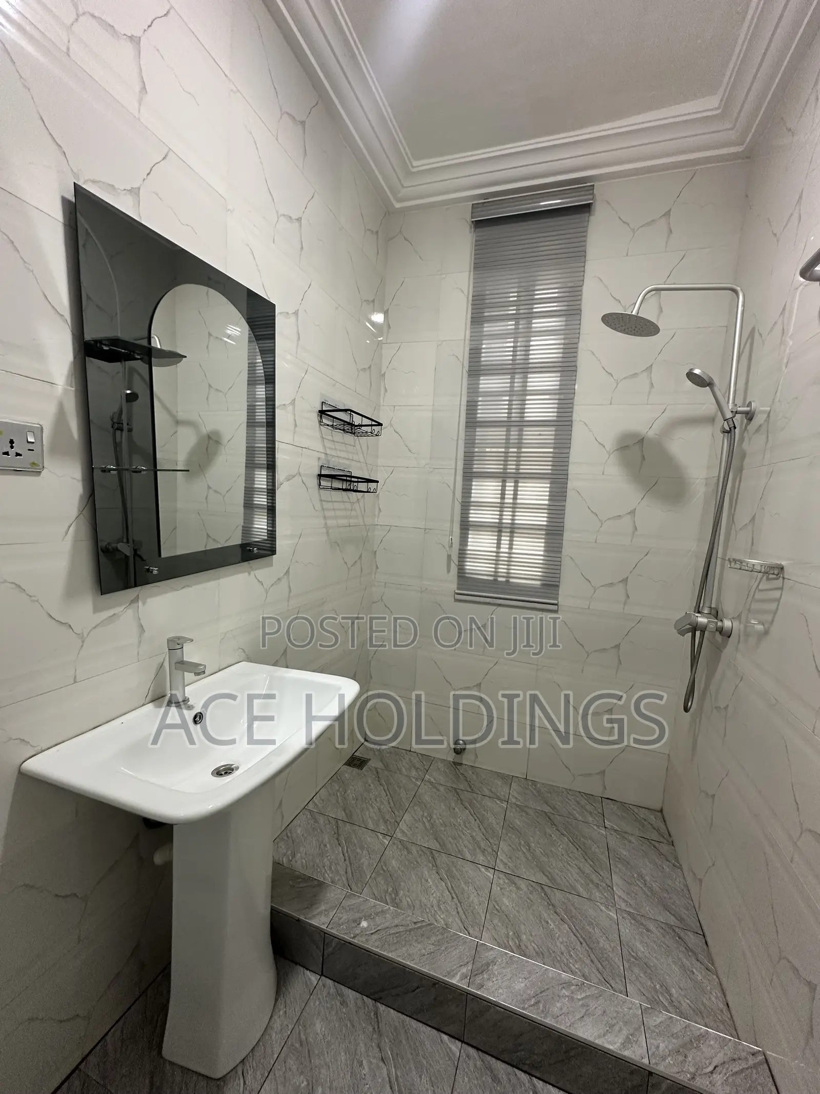 2bdrm Apartment in Lakeside for rent