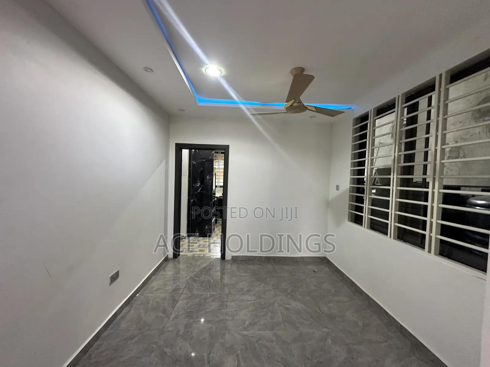 2bdrm Apartment in Lakeside for rent