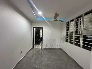 2bdrm Apartment in Lakeside for rent