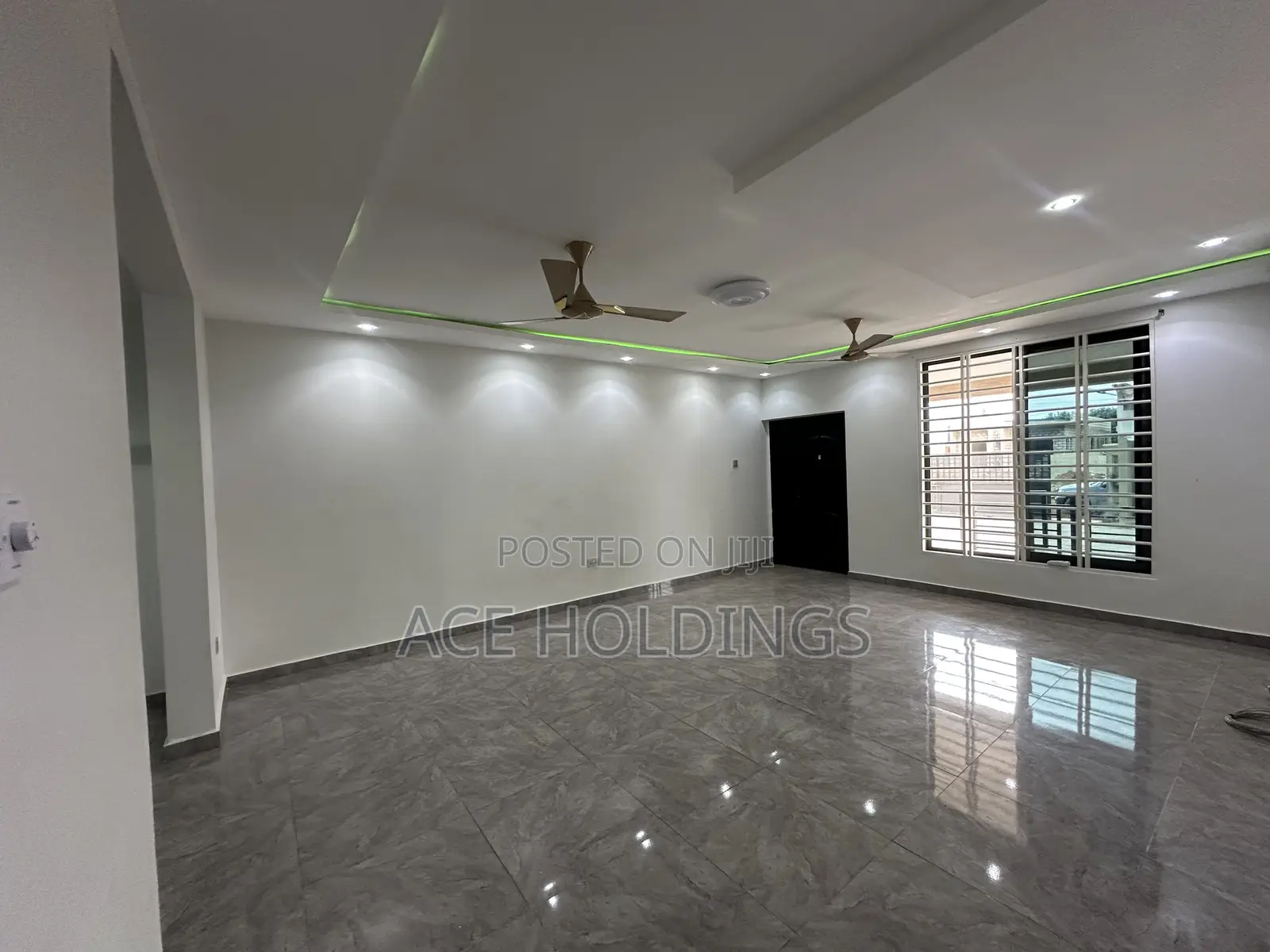 2bdrm Apartment in Lakeside for rent