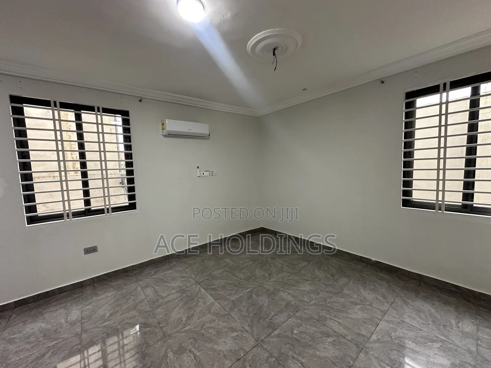 2bdrm Apartment in Lakeside for rent