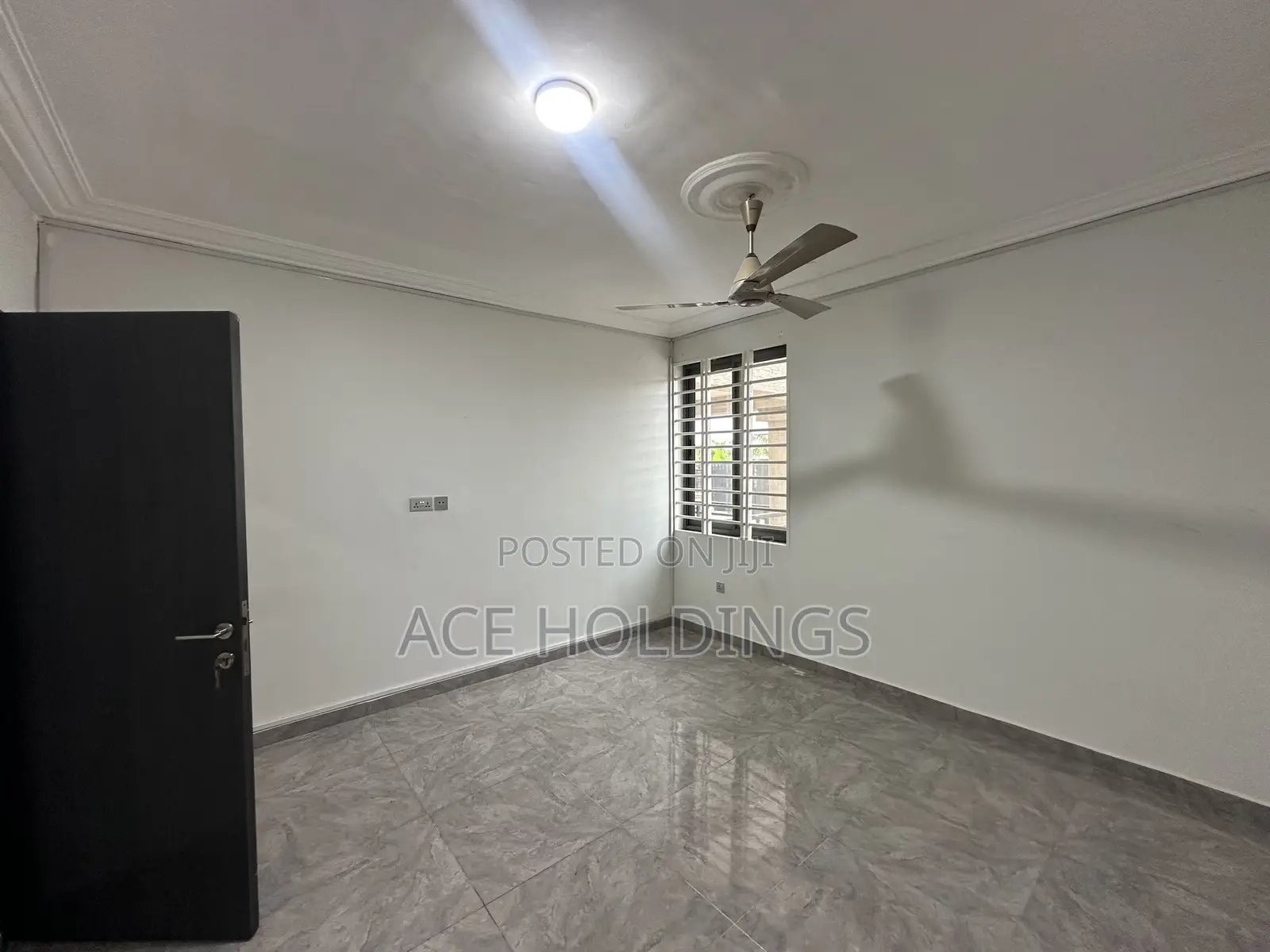 2bdrm Apartment in Lakeside for rent