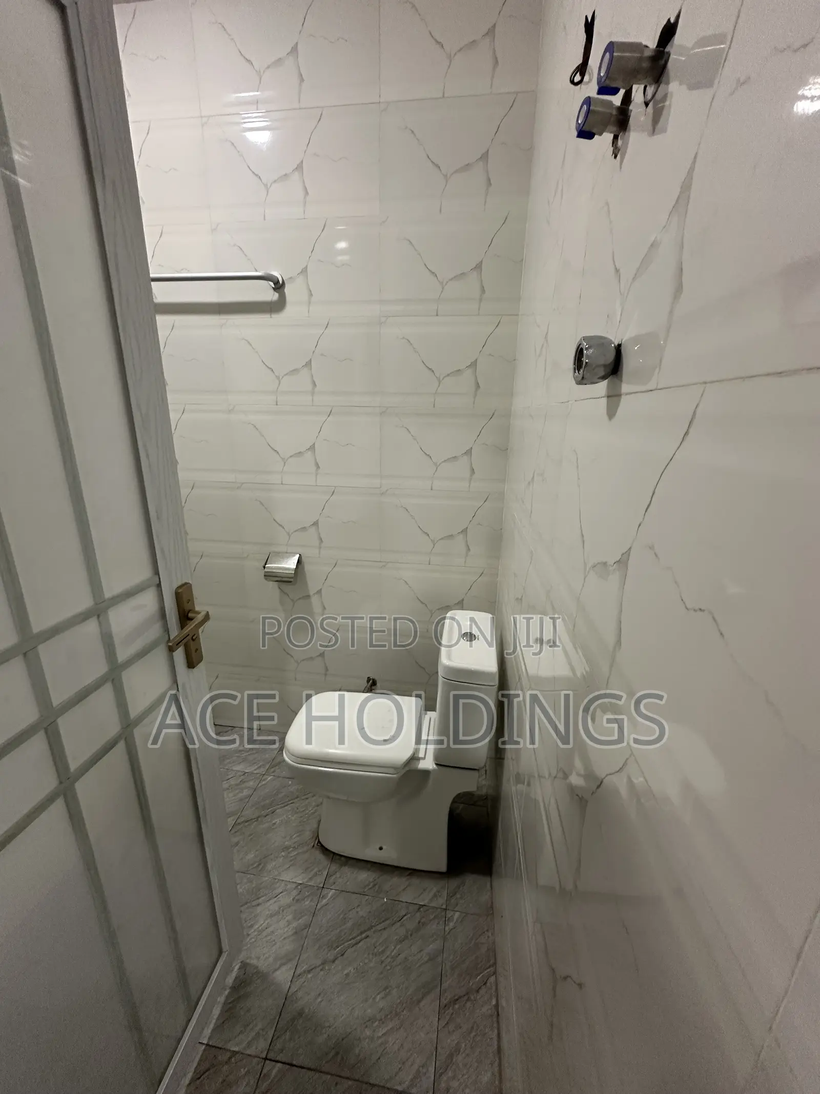 2bdrm Apartment in Lakeside for rent