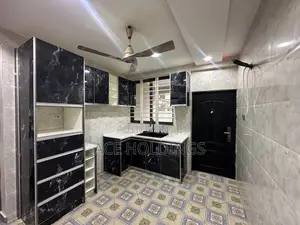 2bdrm Apartment in Lakeside for rent