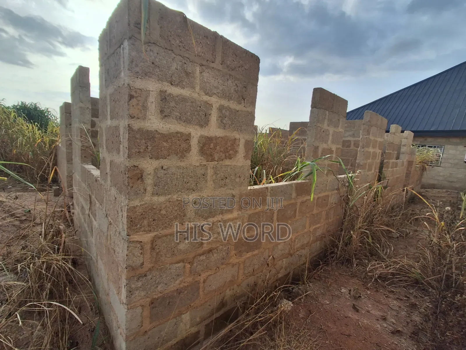 4bdrm House in Abuabugya New Site, Kwabre for Sale
