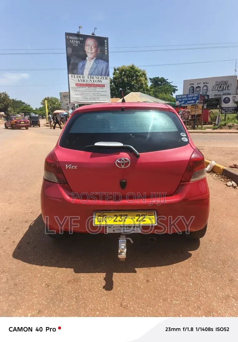 Toyota Vitz 2010 Red