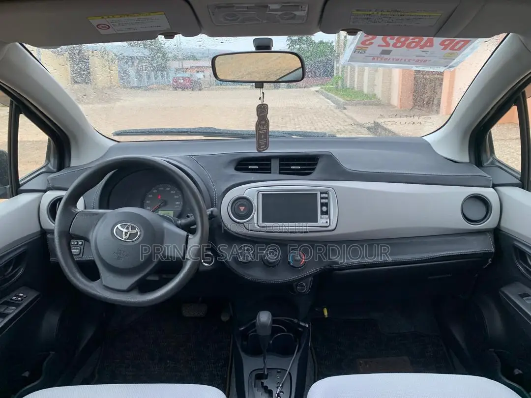 Toyota Vitz 2013 Gray