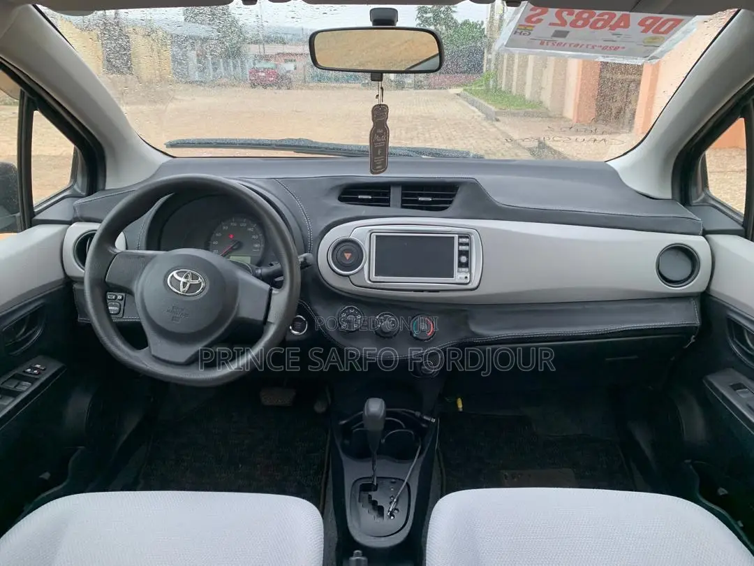Toyota Vitz 2013 Gray