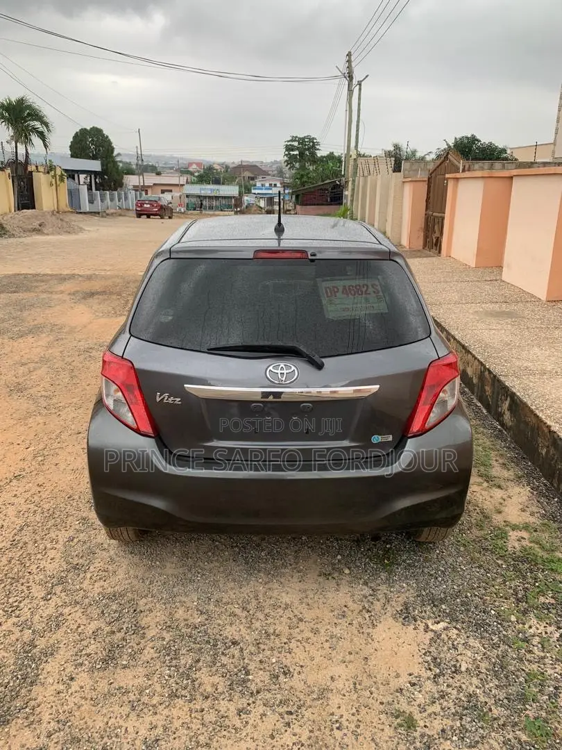 Toyota Vitz 2013 Gray