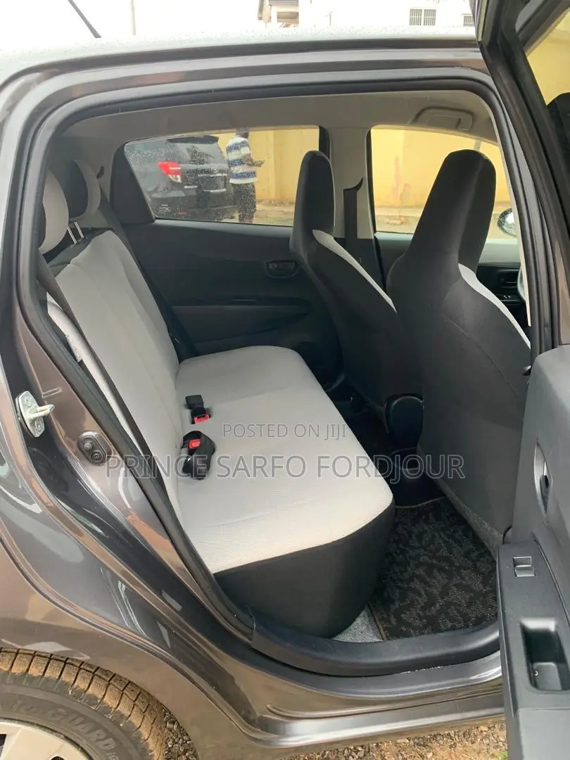 Toyota Vitz 2013 Gray